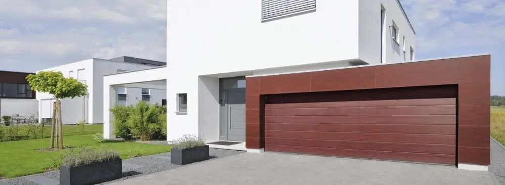 van-der-Poel-Montage-garagedeuren-Sectionaaldeur-standaard-kleur-bruin